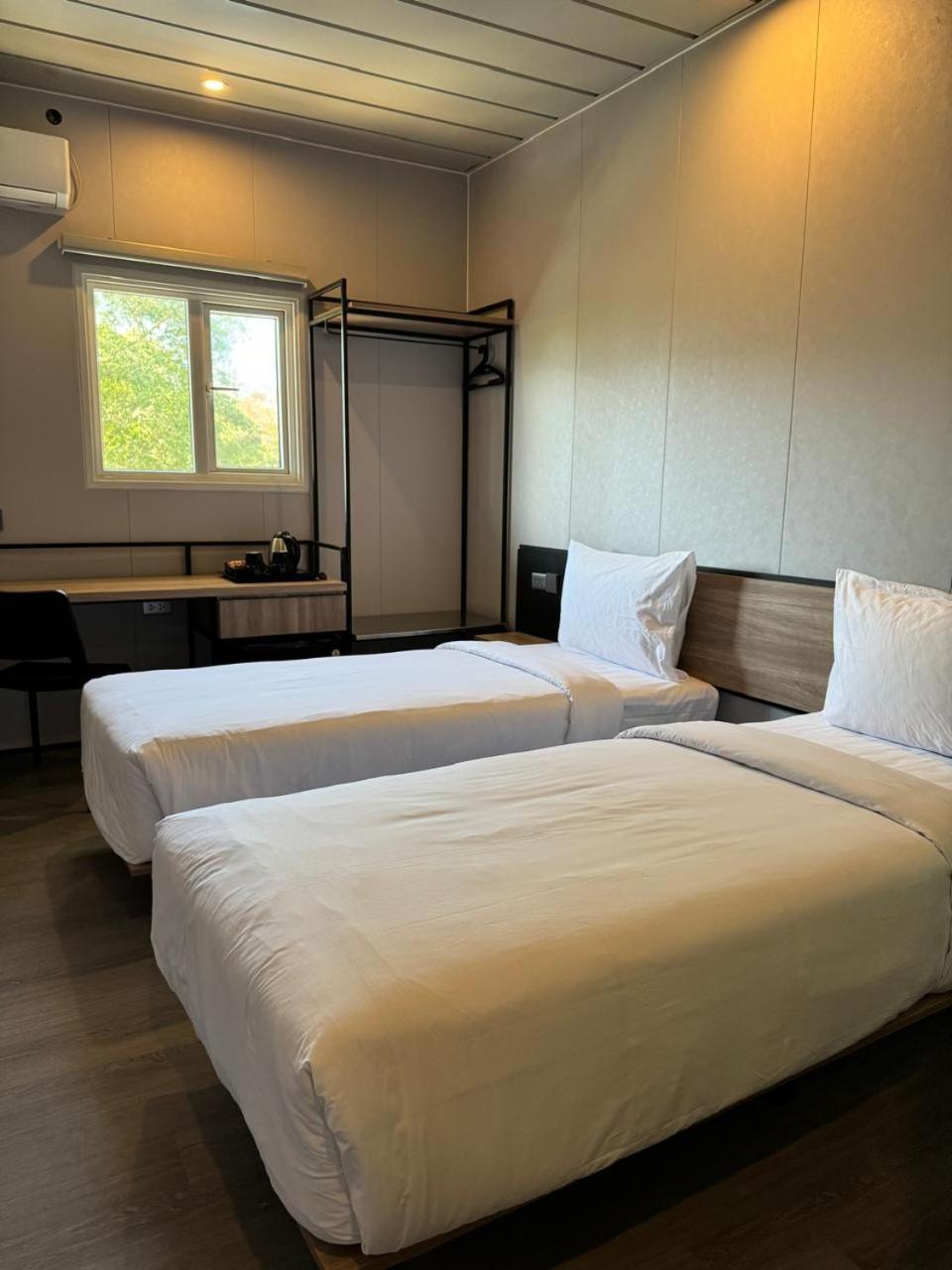 Conjioo Hotel Sumbawa Managed By Mhm Maluk Екстер'єр фото